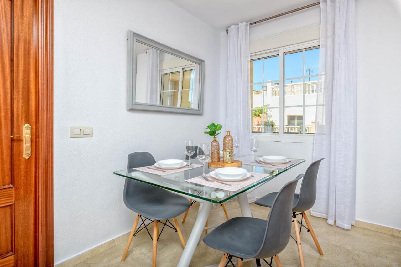 Wintowinrentals - La Estancia Free Parking Málaga Eksteriør billede